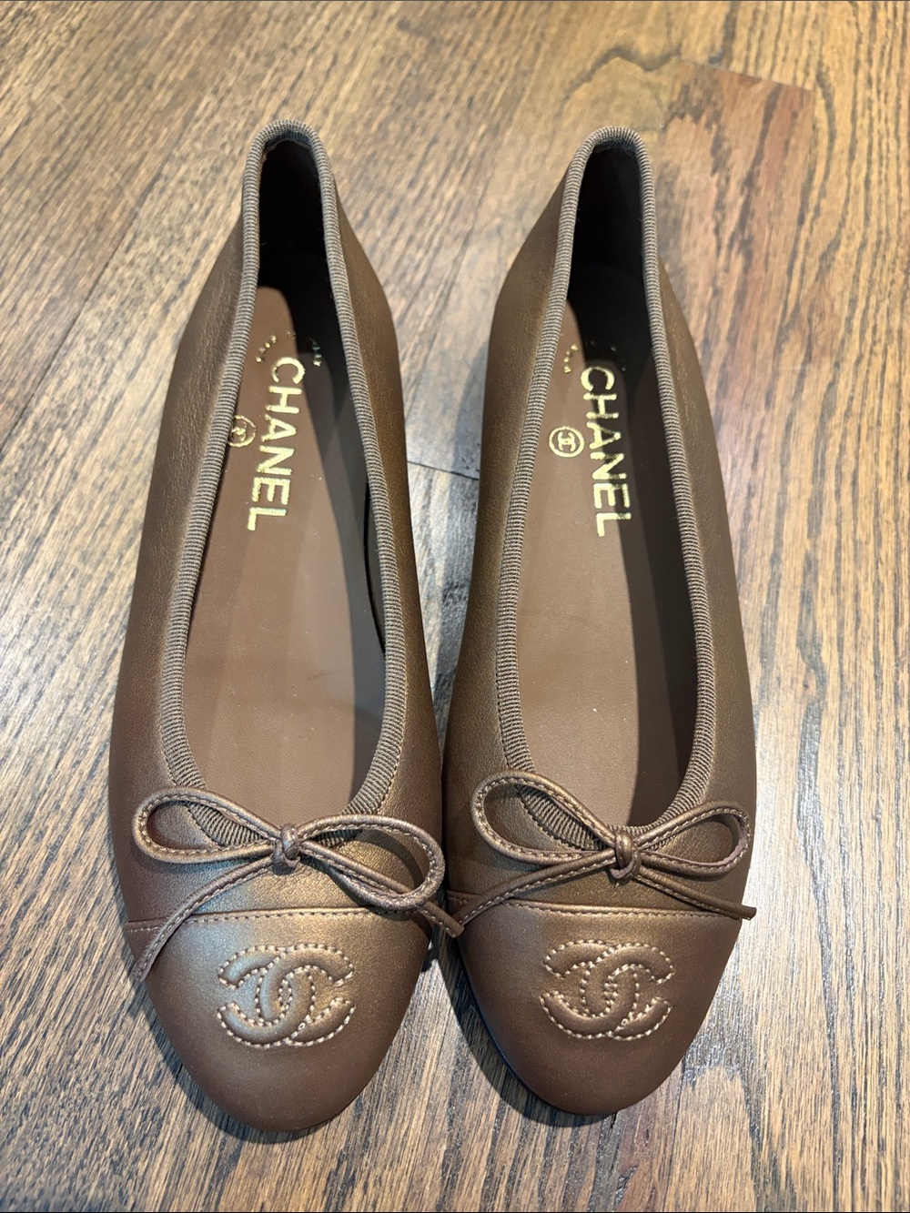 NWOT SIZE 6.5 CHANEL Brown Leather Ballet Flats